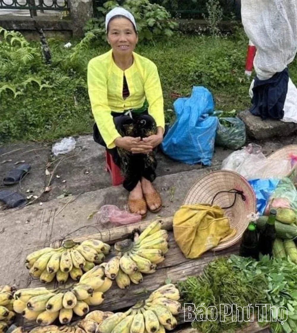 Mây vờn đỉnh núi nóc nhà xứ Mường