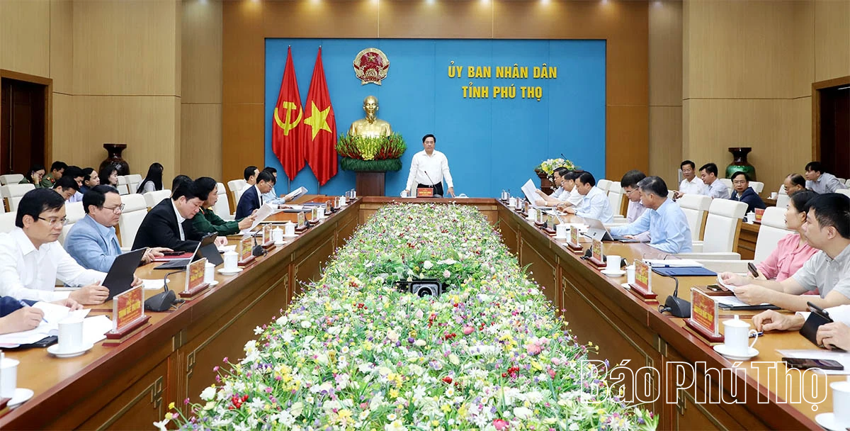 Thông qua 17 văn bản quy phạm pháp luật trình HĐND, UBND tỉnh và Chủ tịch UBND tỉnh ban hành