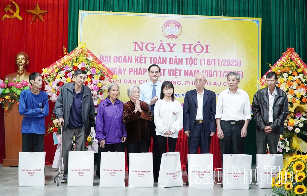 Ngày hội Đại đoàn kết tại khu Tân Hưng