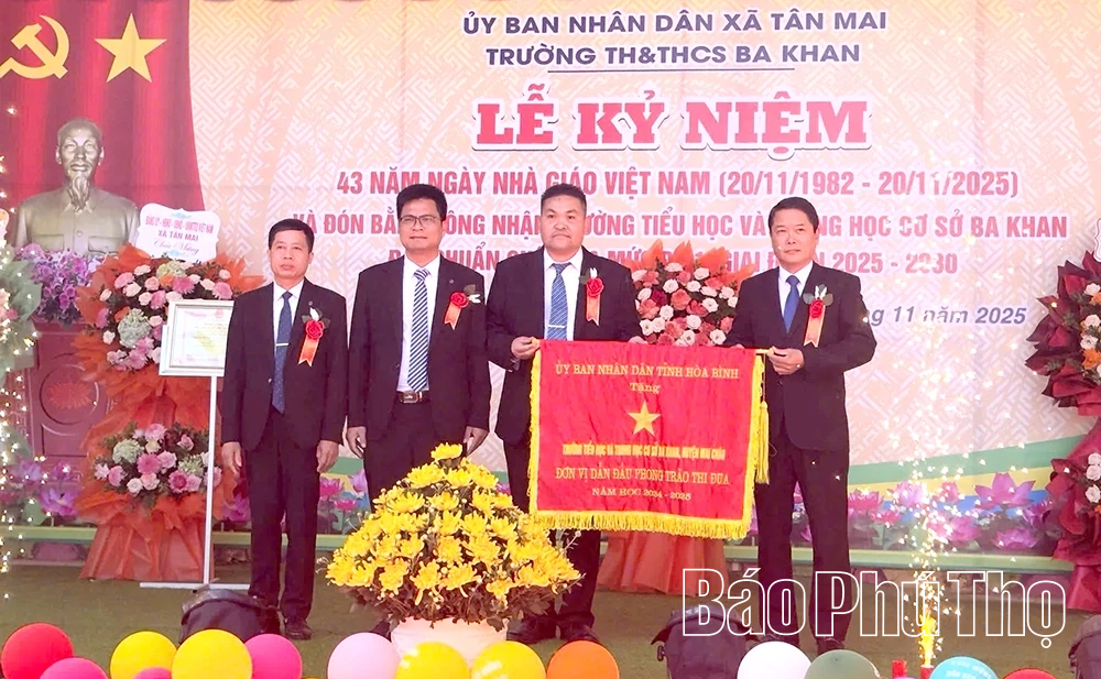 Trường TH&THCS Ba Khan đón Bằng công nhận đạt chuẩn quốc gia mức độ 1