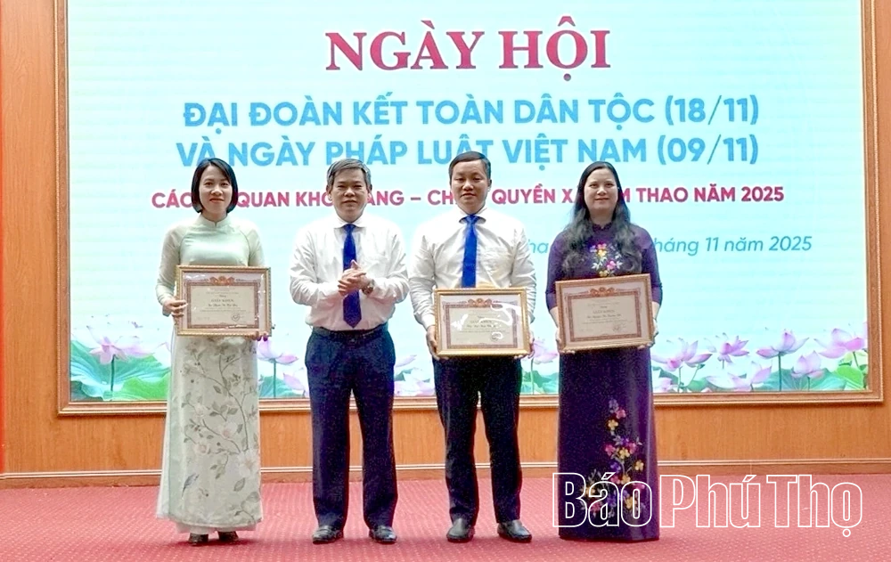 Đảng ủy xã Lâm Thao tổ chức Ngày hội Đại đoàn kết toàn dân tộc và hưởng ứng Ngày Pháp luật Việt Nam năm 2025