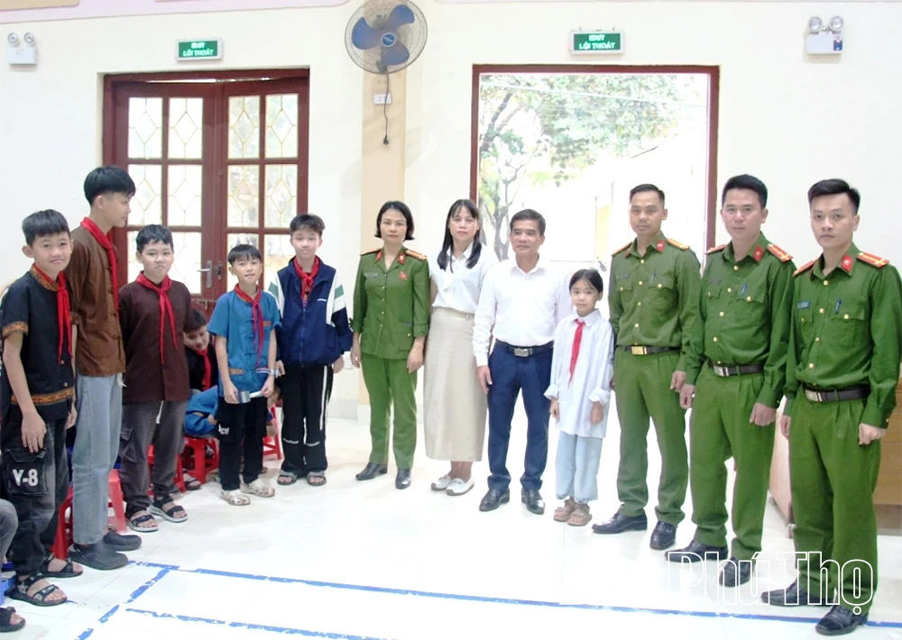 Tuyên truyền phòng chống tội phạm, vi phạm pháp luật cho trên 4.000 học sinh