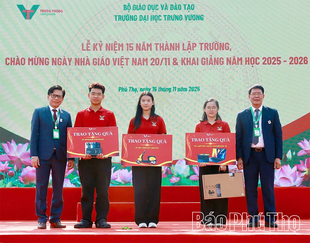 Trường Đại học Trưng Vương kỷ niệm 15 năm thành lập, chào mừng ngày Nhà giáo Việt Nam và khai giảng năm học mới