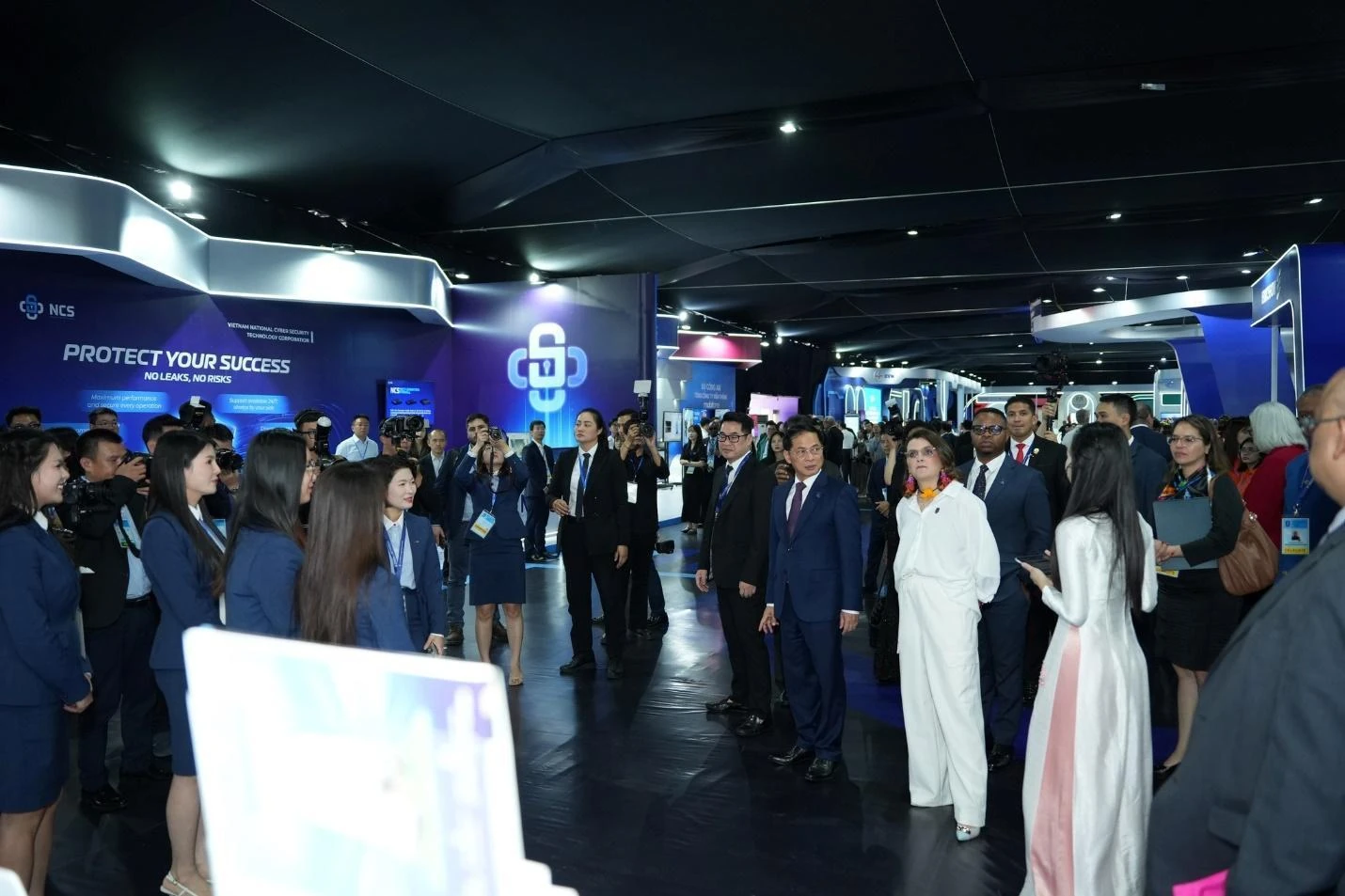 Không ai đơn độc trong thế giới số – MB cùng bạn bảo vệ tài chính an toàn