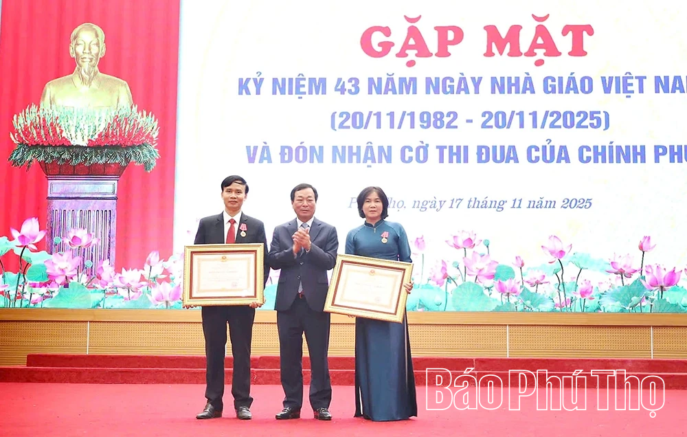 Sở GD&ĐT gặp mặt kỷ niệm 43 năm ngày Nhà giáo Việt Nam