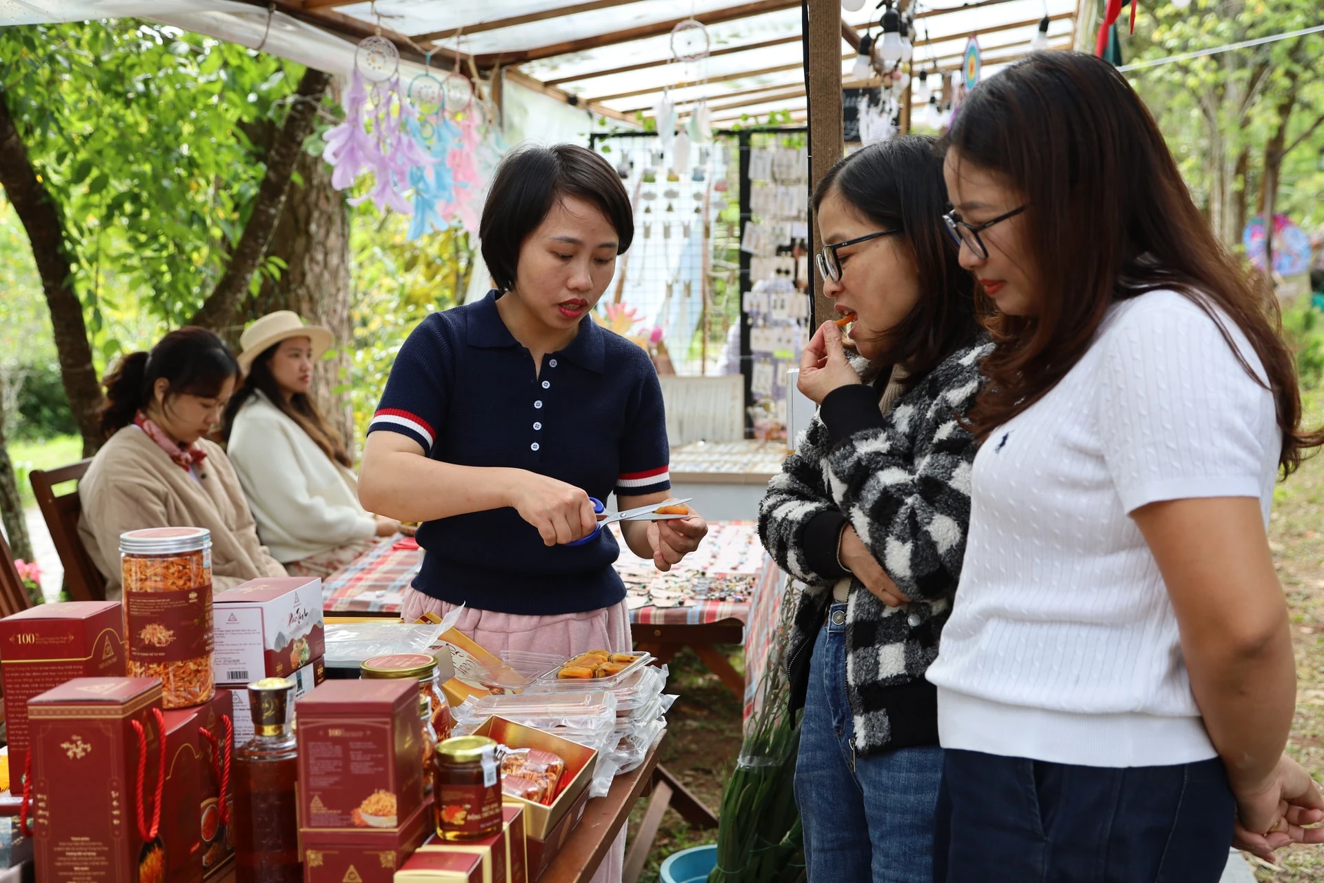 Điểm hẹn lý thú ở các phiên chợ Lâm Đồng ngàn hoa