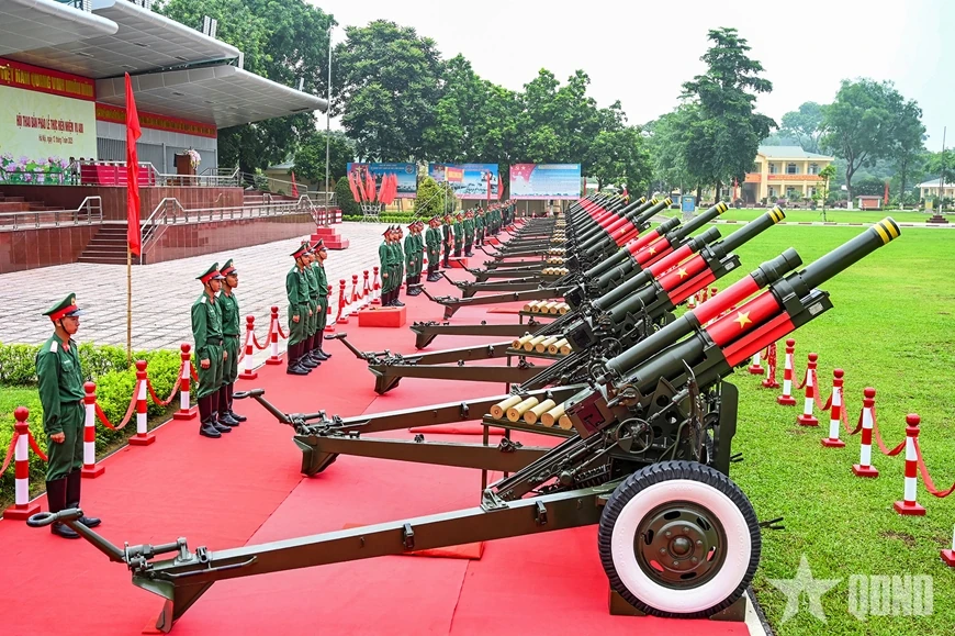 Những người giữ nhịp uy nghi của nghi lễ quân sự Việt Nam