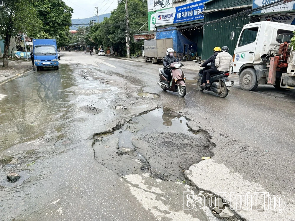 Đường An Dương Vương tiếp tục xuống cấp nghiêm trọng người dân mong khắc phục