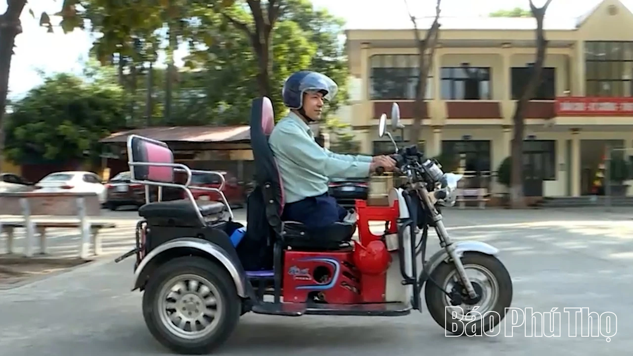 Người thầy “đi bằng đôi tay”: Biểu tượng nghị lực và trái tim nhiệt huyết trên bục giảng