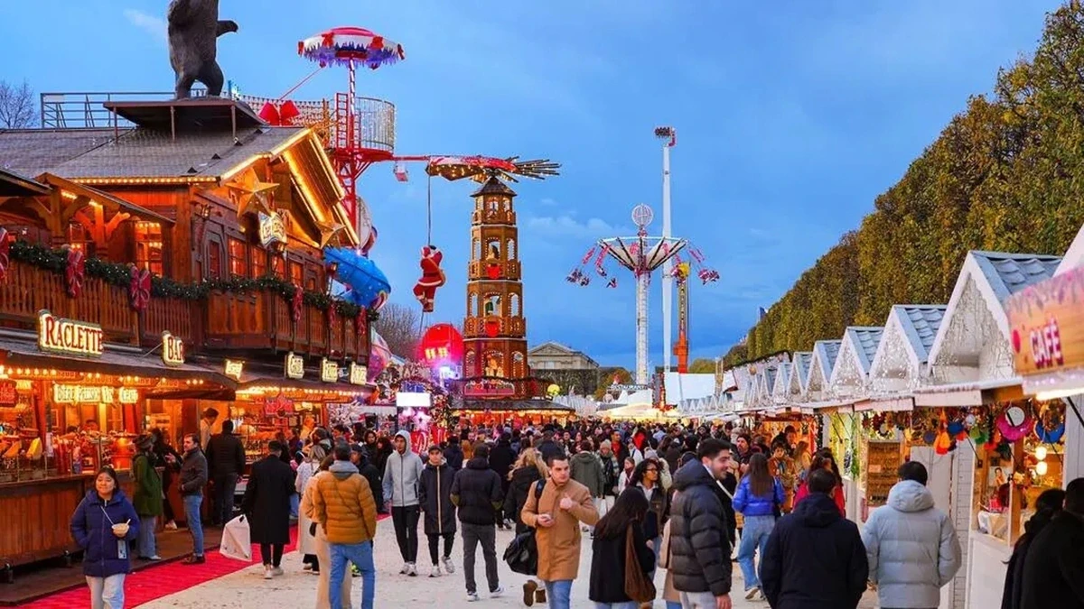 Những khu chợ Giáng sinh tuyệt vời nhất ở Paris năm 2025