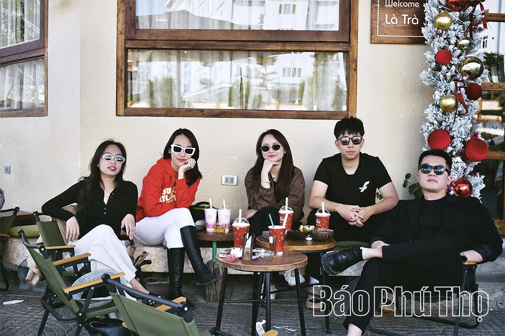 Phú Thọ “lên đèn” sớm mùa Giáng sinh