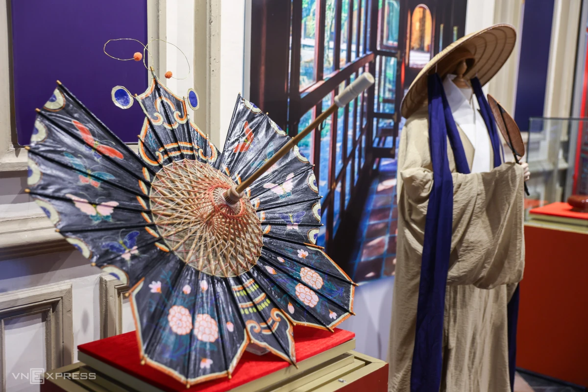 Triển lãm tái hiện y phục Việt qua ba thế kỷ