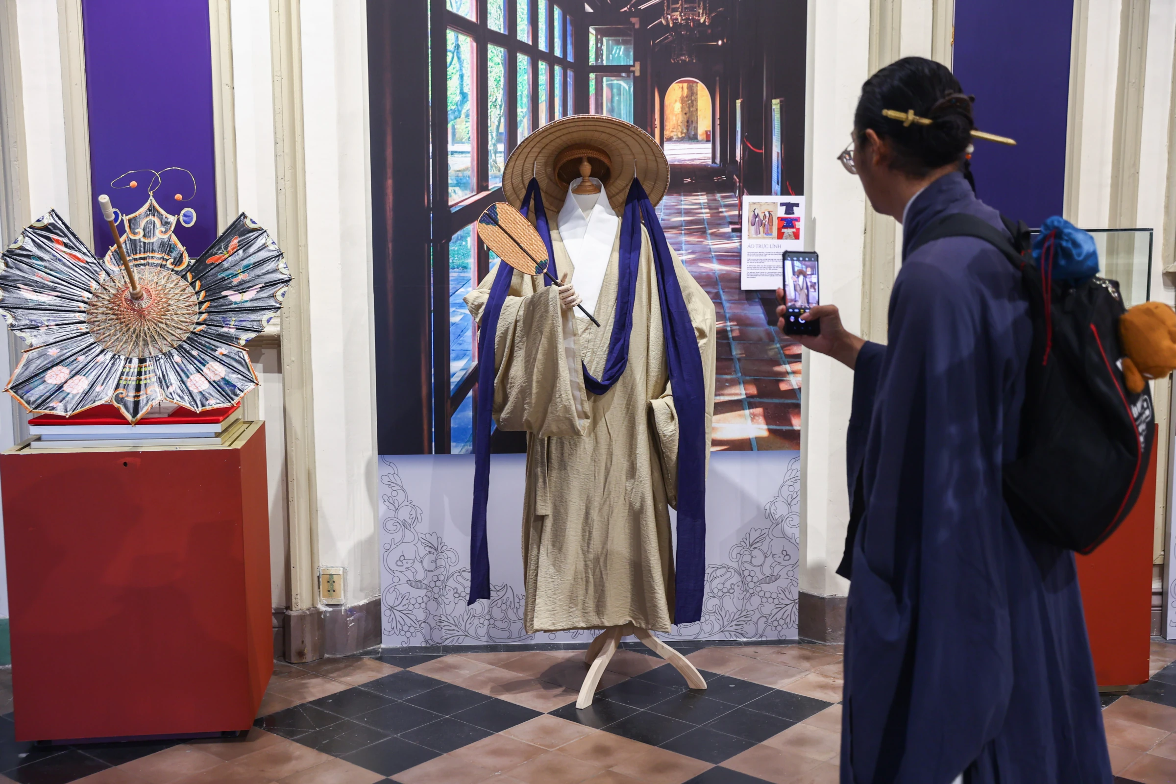 Triển lãm tái hiện y phục Việt qua ba thế kỷ