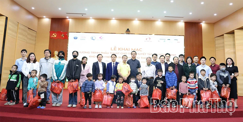 Phẫu thuật miễn phí cho trẻ em khuyết tật tại Bệnh viện Sản nhi tỉnh Phú Thọ