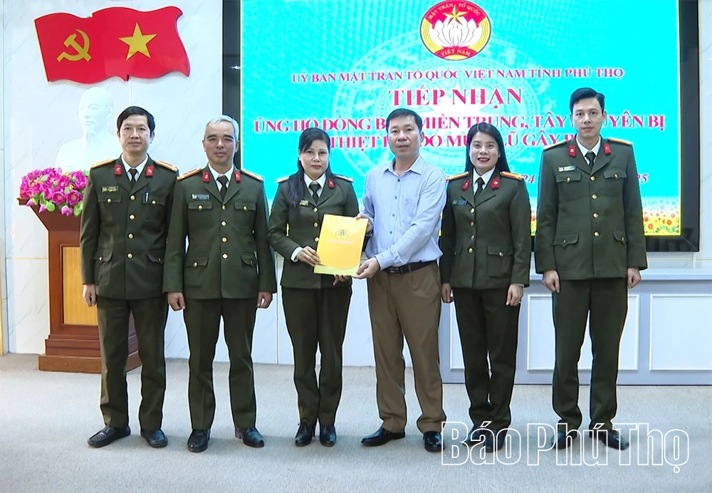 Tiếp nhận ủng hộ đồng bào miền Trung, Tây Nguyên thiệt hại do mưa, lũ