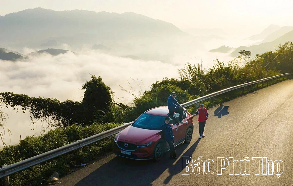 “Checkin” đèo Cón để săn mây