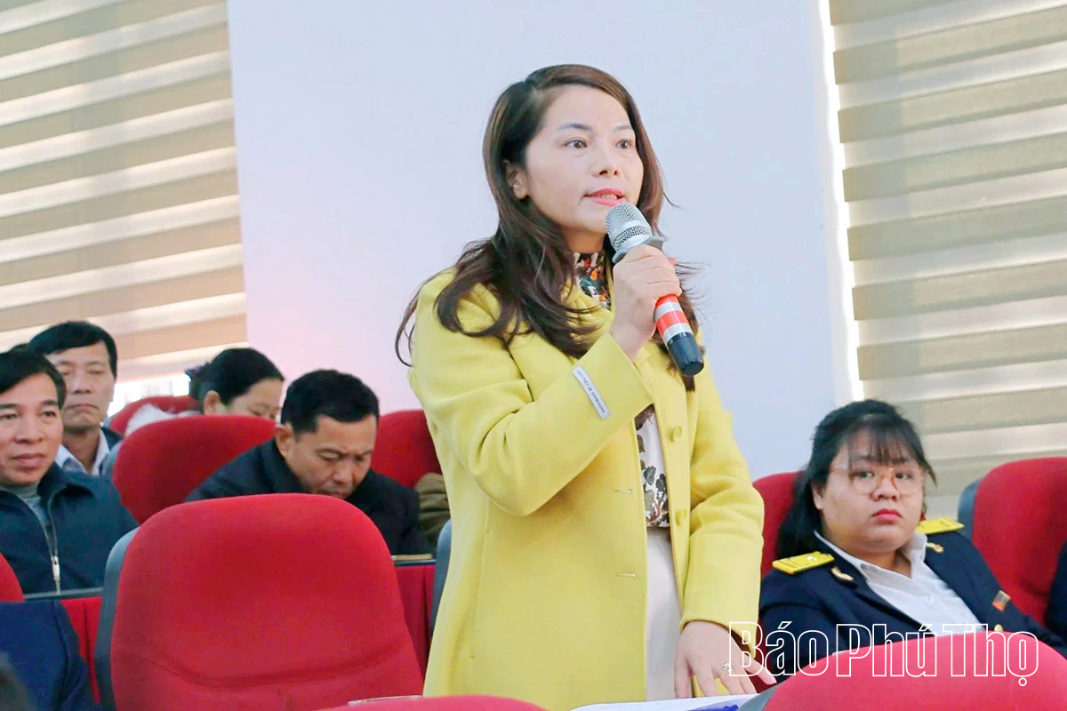 Tiếp xúc cử tri trước Kỳ họp thứ Hai, HĐND tỉnh tại cụm Tân Lạc, Mai Châu