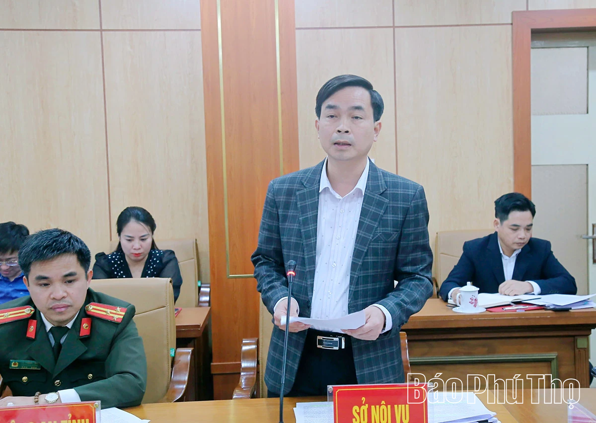 Phó Chủ tịch UBND tỉnh Nguyễn Khắc Hiếu nghe các Sở báo cáo một số dự thảo Nghị quyết, Quyết định, Kế hoạch