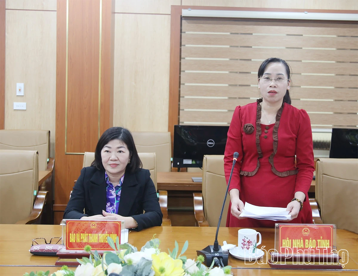 Phó Chủ tịch UBND tỉnh Nguyễn Khắc Hiếu nghe các Sở báo cáo một số dự thảo Nghị quyết, Quyết định, Kế hoạch