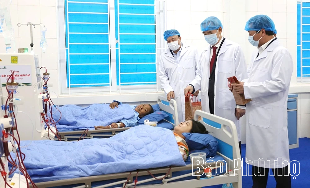 Bệnh viện đa khoa khu vực Phú Thọ tiếp nhận 5 máy chạy thận nhân tạo
