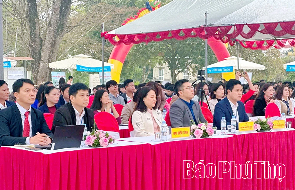 Ngày hội tư vấn việc làm xã Hạ Hòa