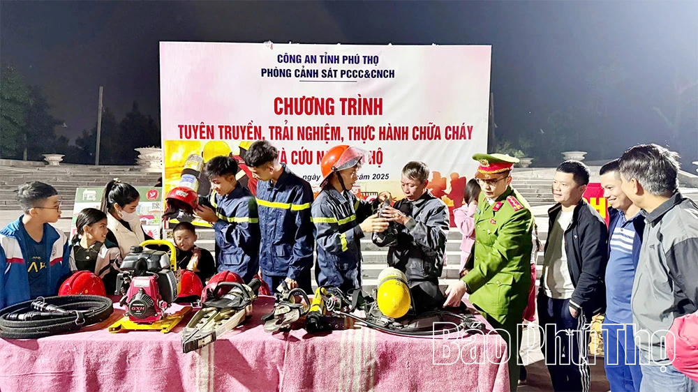 Tuyên truyền, trải nghiệm, thực hành kỹ năng chữa cháy cho người dân