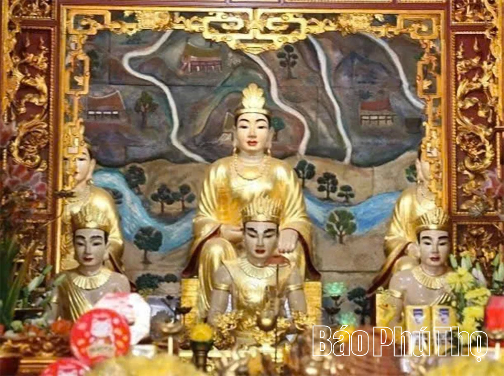 Thủy Tổ Quốc Mẫu - người mẹ đầu tiên của dân tộc Việt Nam.