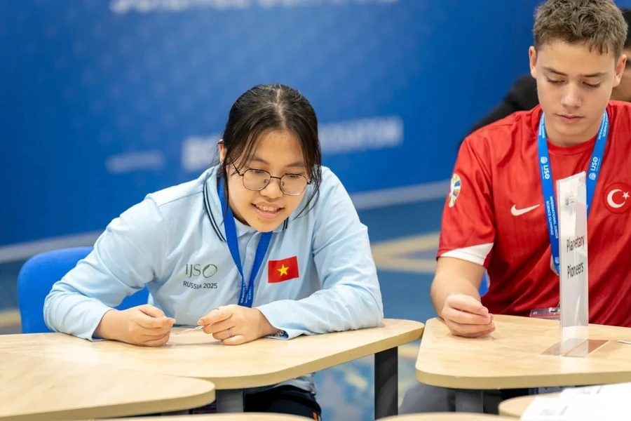 6 học sinh Việt Nam giành huy chương Olympic khoa học trẻ thế giới