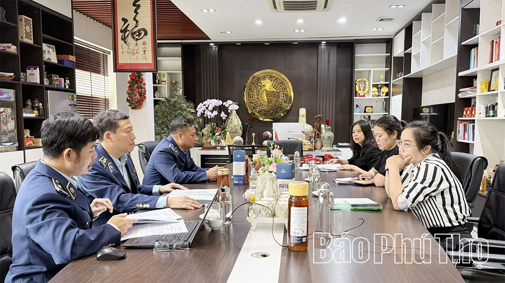 Đội Quản lý thị trường số 9 tăng cường công tác hậu kiểm an toàn thực phẩm