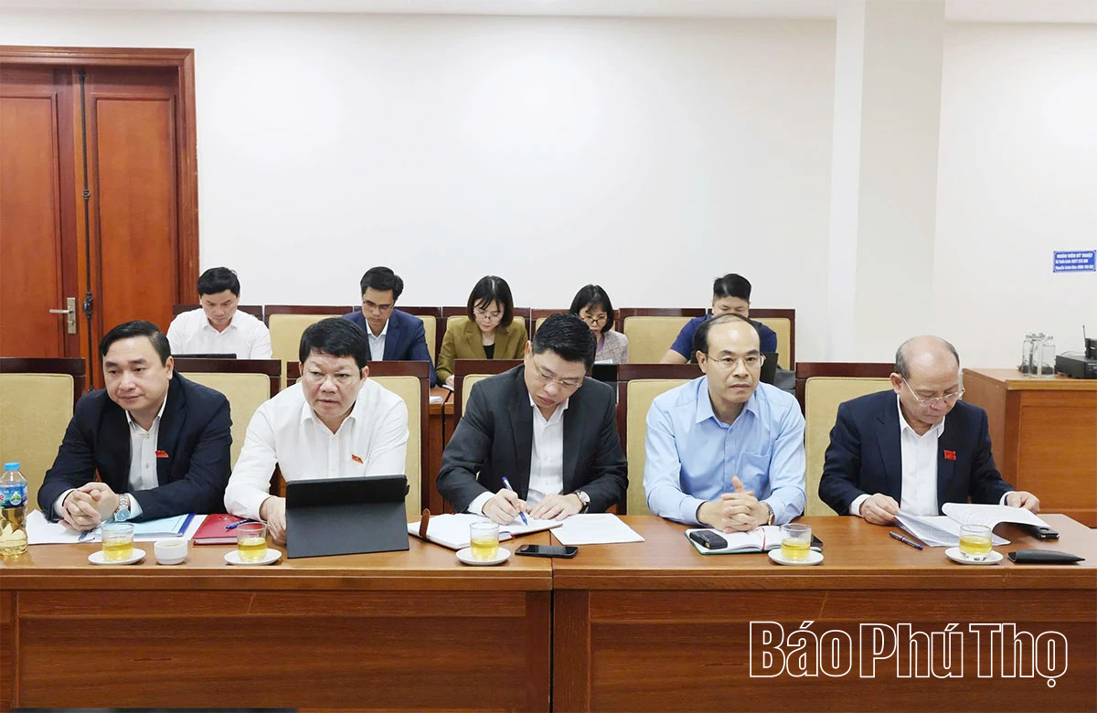 Thảo luận sôi nổi đối với nhiều nội dung trình tại Kỳ họp thứ Hai