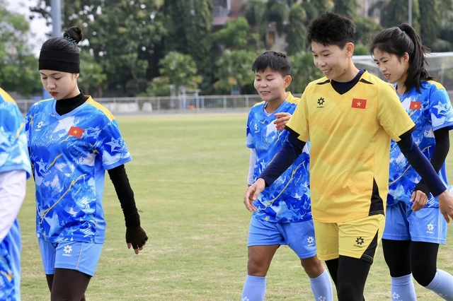 HLV Mai Đức Chung: Đội tuyển nữ Việt Nam sẽ thắng Myanmar bằng tất cả những gì có thể