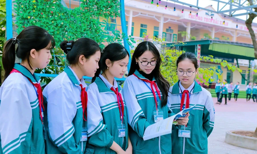 Ban hành mức thu dịch vụ hỗ trợ giáo dục: Bảo đảm minh bạch