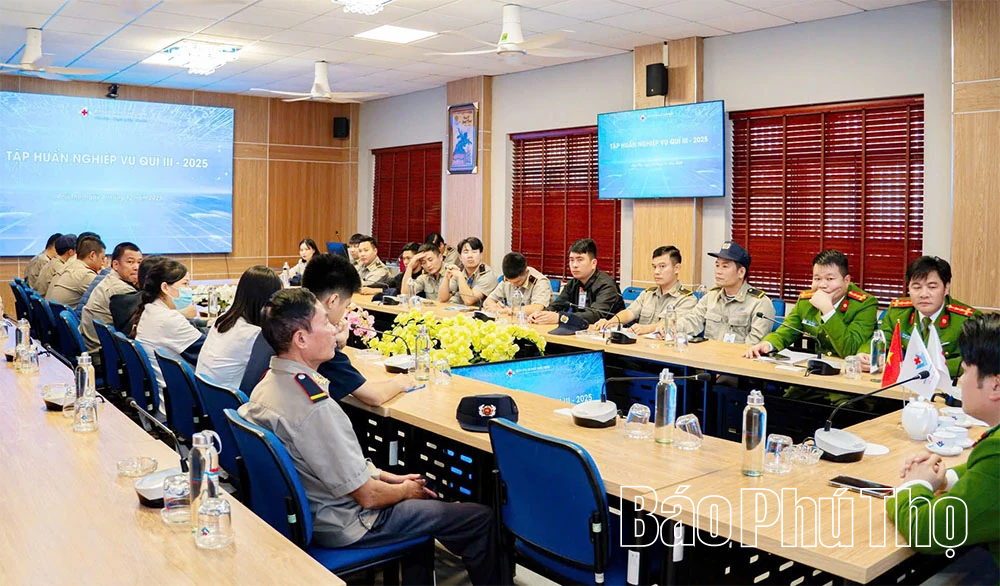 Trên 300 người được tập huấn nâng cao nhận thức pháp luật và an toàn trên không gian mạng