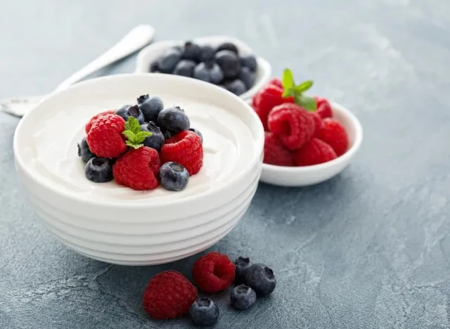 7 loại thực phẩm giảm cân tốt nhất giúp thân hình săn chắc sau 50 tuổi