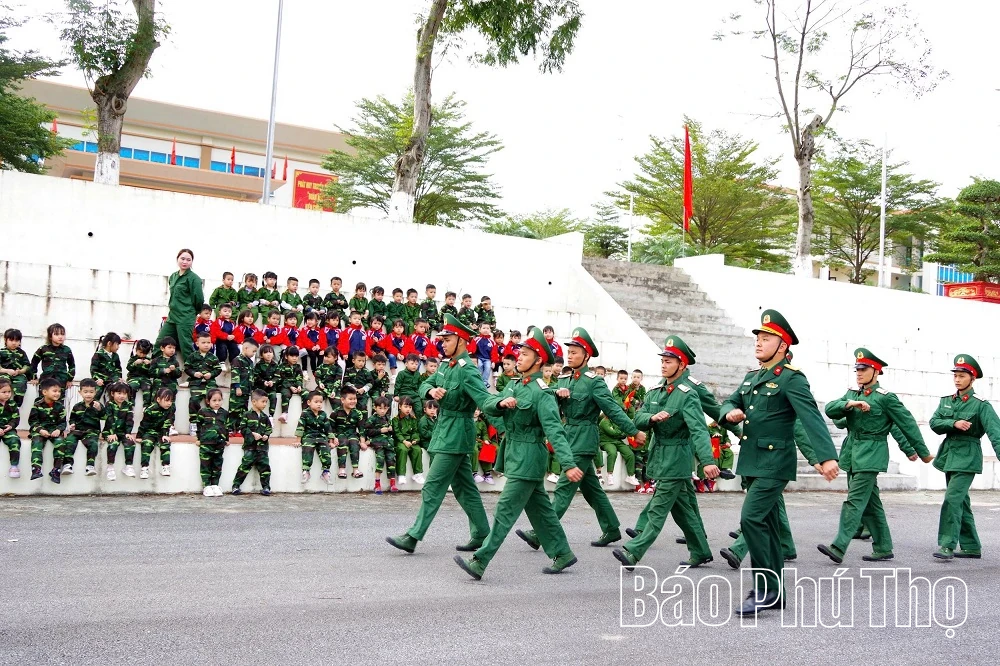 Trải nghiệm “Một ngày làm chiến sĩ” tại Sư đoàn 304