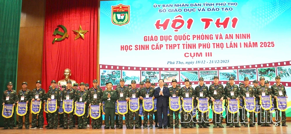 Khai mạc Hội thi Giáo dục quốc phòng và An ninh học sinh cấp THPT tỉnh Phú Thọ lần thứ I, năm 2025, cụm III