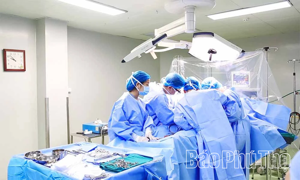 Ghép thành công thận của người chết não hiến tạng tại Bệnh viện Đa khoa tỉnh