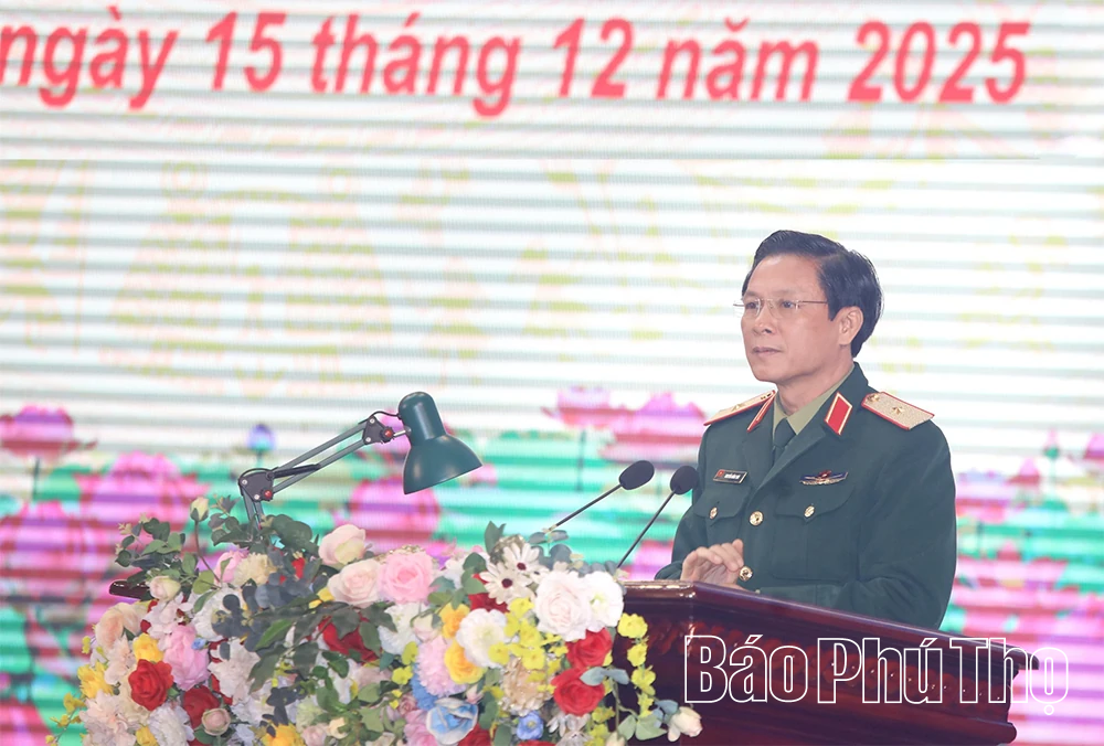 Quân khu 2 gặp mặt cán bộ cao cấp đã nghỉ hưu, nghỉ công tác trên địa bàn Quân khu
