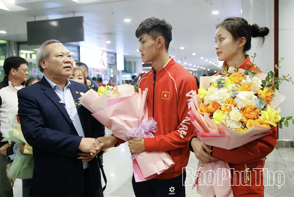 Đón “cặp đôi vàng” của thể thao Đất Tổ trở về từ SEA Games 33