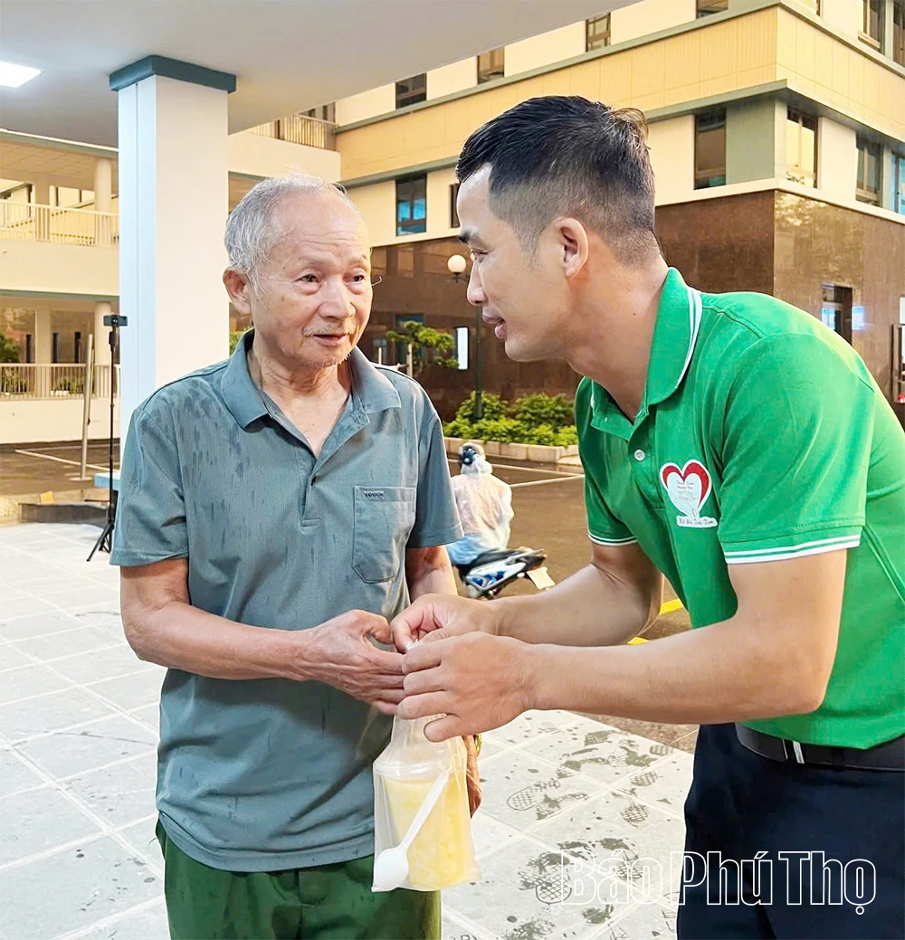 “Bếp ăn tình thương” ấm lòng người bệnh