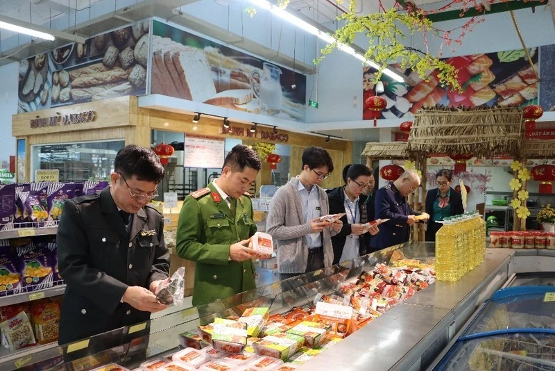 Đẩy mạnh kiểm tra, phối hợp liên ngành xử lý nghiêm vi phạm về an toàn thực phẩm