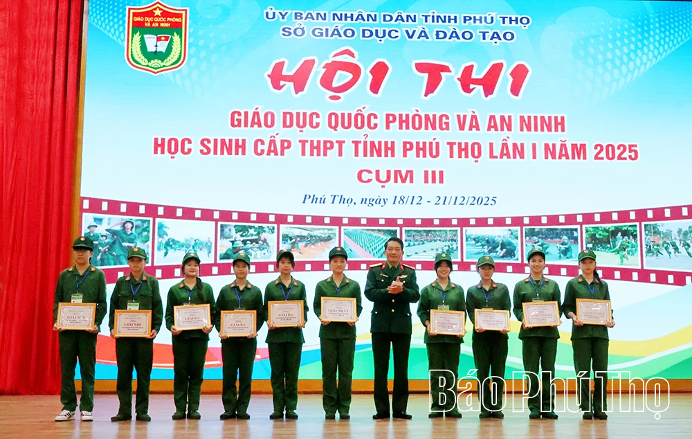 Bế mạc Hội thi Giáo dục quốc phòng và an ninh học sinh THPT