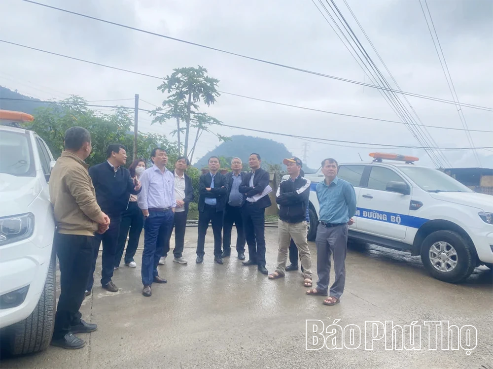 Kiểm tra nguy cơ sạt lở trên Quốc lộ 6