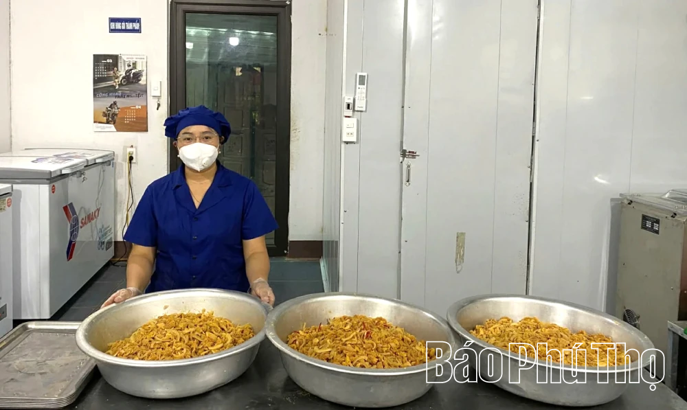 Thịt chua đu đủ - hương vị xứ Mường Tân Sơn