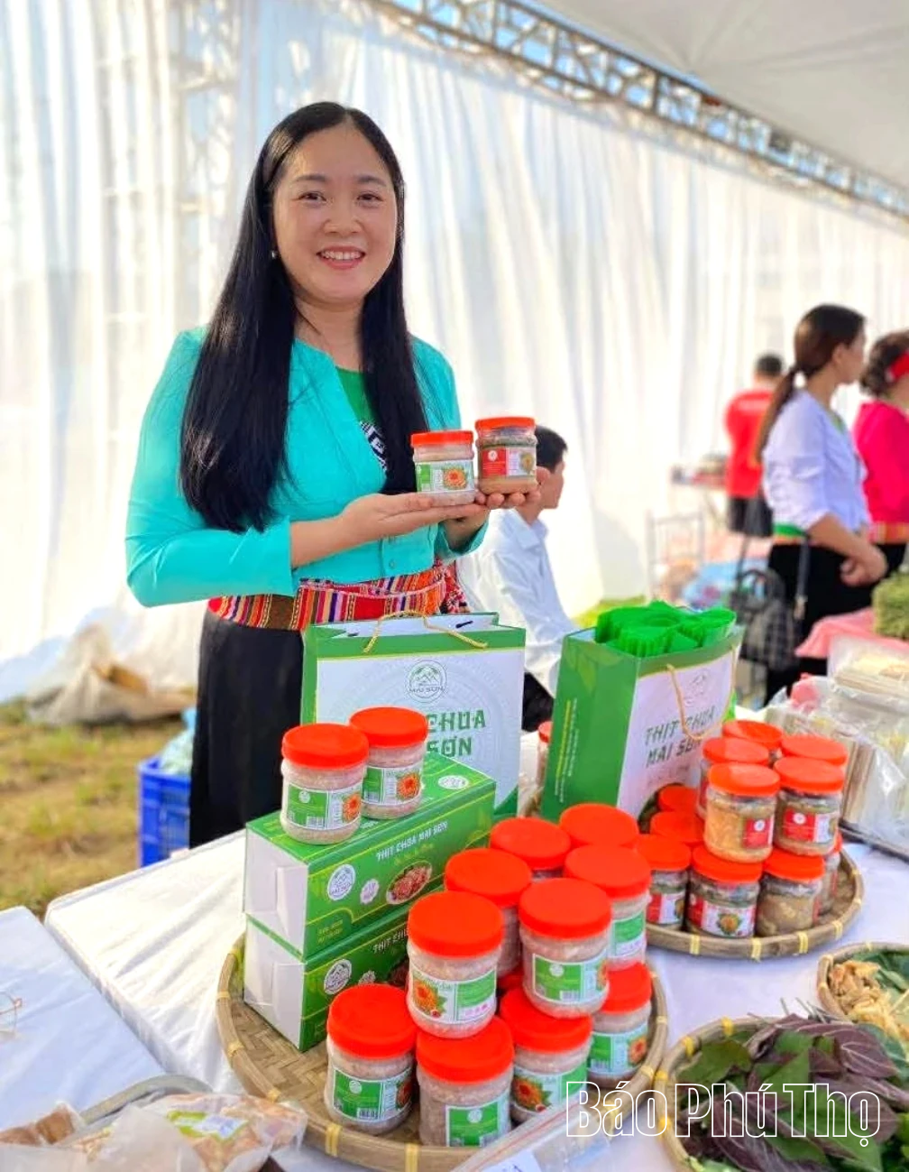 Thịt chua đu đủ - hương vị xứ Mường Tân Sơn