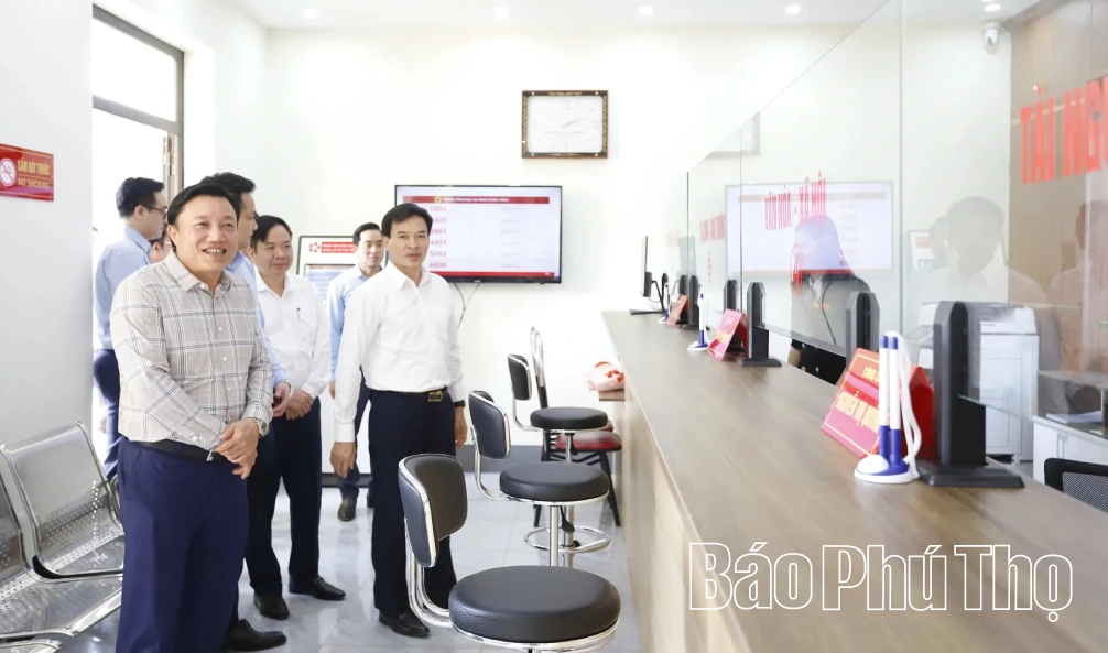 Phó Chủ tịch UBND tỉnh Nguyễn Huy Ngọc làm việc với các xã khu vực Phú Thọ cũ