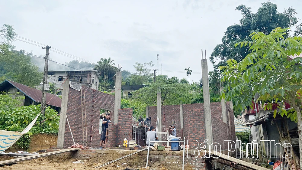 Xóa nhà tạm, xây hy vọng