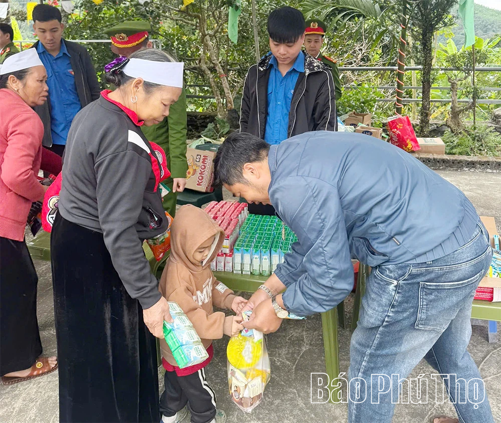 Gian hàng 0 đồng - lan tỏa yêu thương mùa Giáng sinh tại xứ đạo