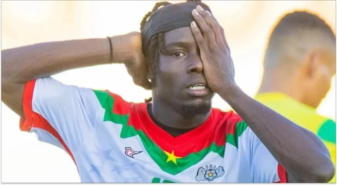 Cầu thủ mù một mắt tỏa sáng ở Cup châu Phi