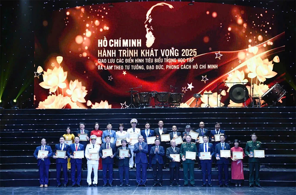 Phú Thọ: Một cá nhân điển hình được tôn vinh tại Chương trình Hồ Chí Minh - Hành trình khát vọng” năm 2025